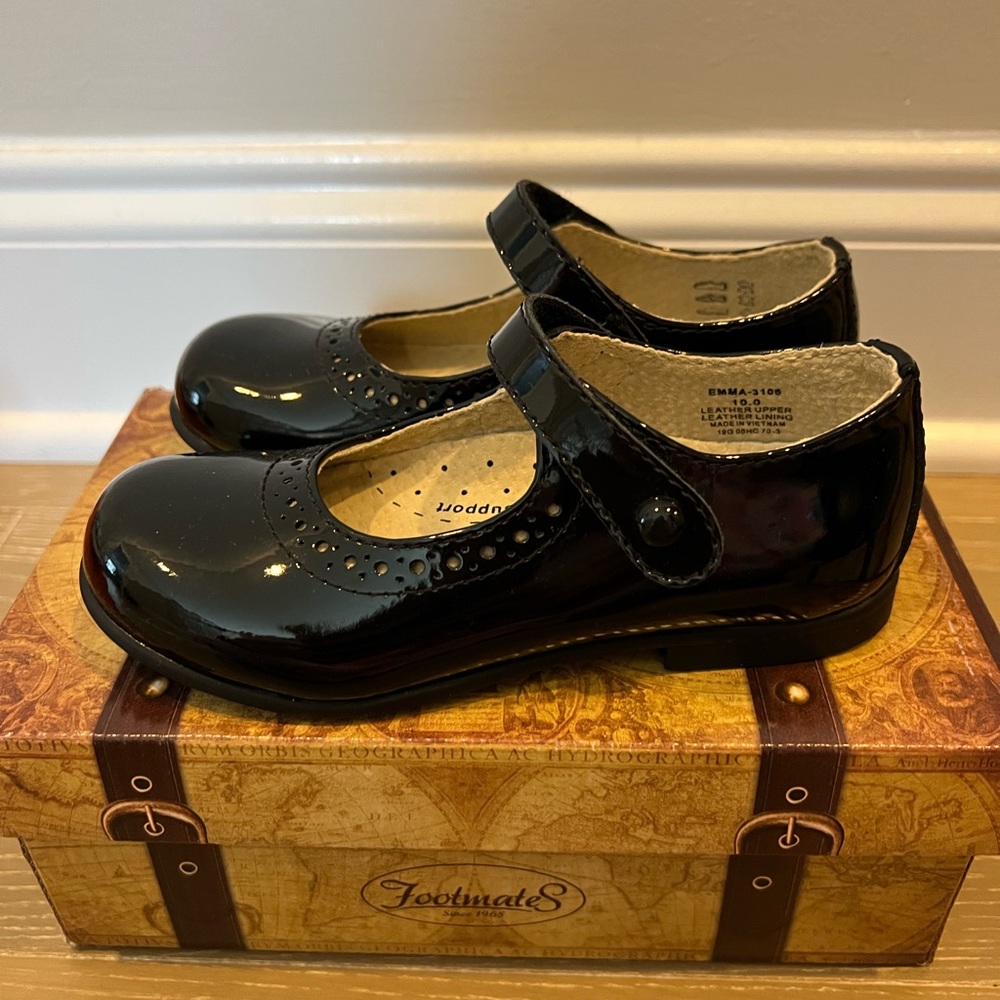 NIB Black Patent Leather Footmates Emma Size 10